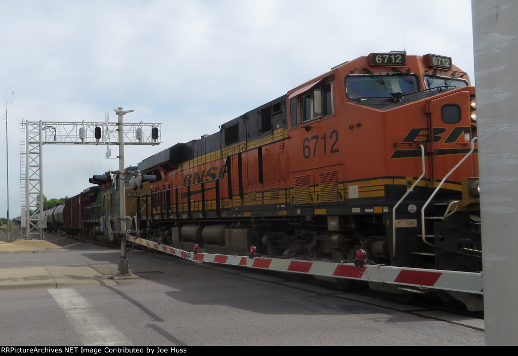 BNSF 6712 West